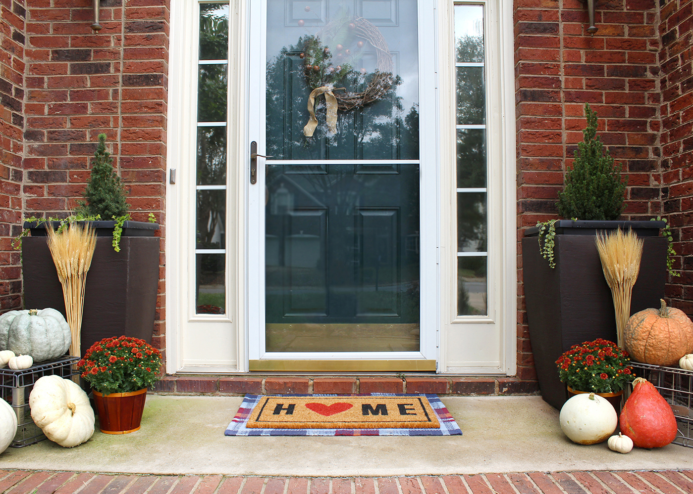 Decorate A Fall Front Porch With 4 Simple Tips