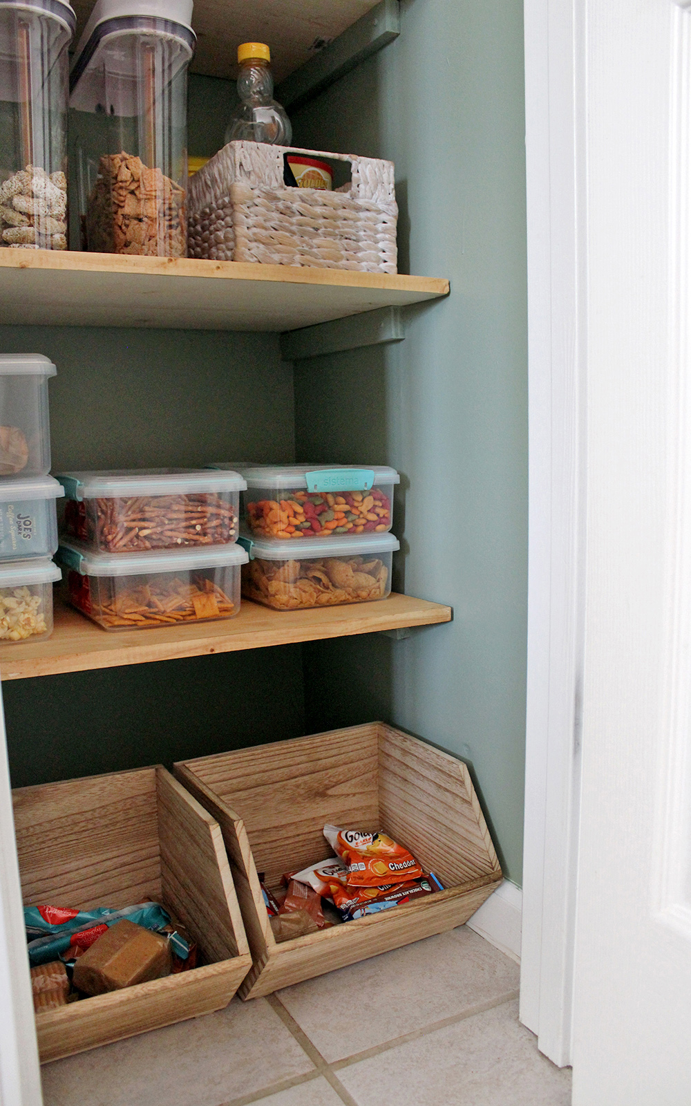 6 Practical Tips for Storing More in a Kitchen Pantry