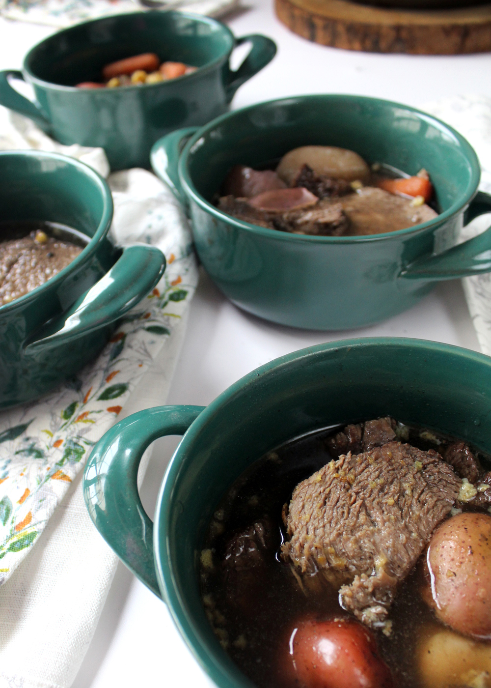 comfortfood21howtomakeaclassicpotroastformat1500w | Tag and Tibby Make a beef chuck roast dutch oven