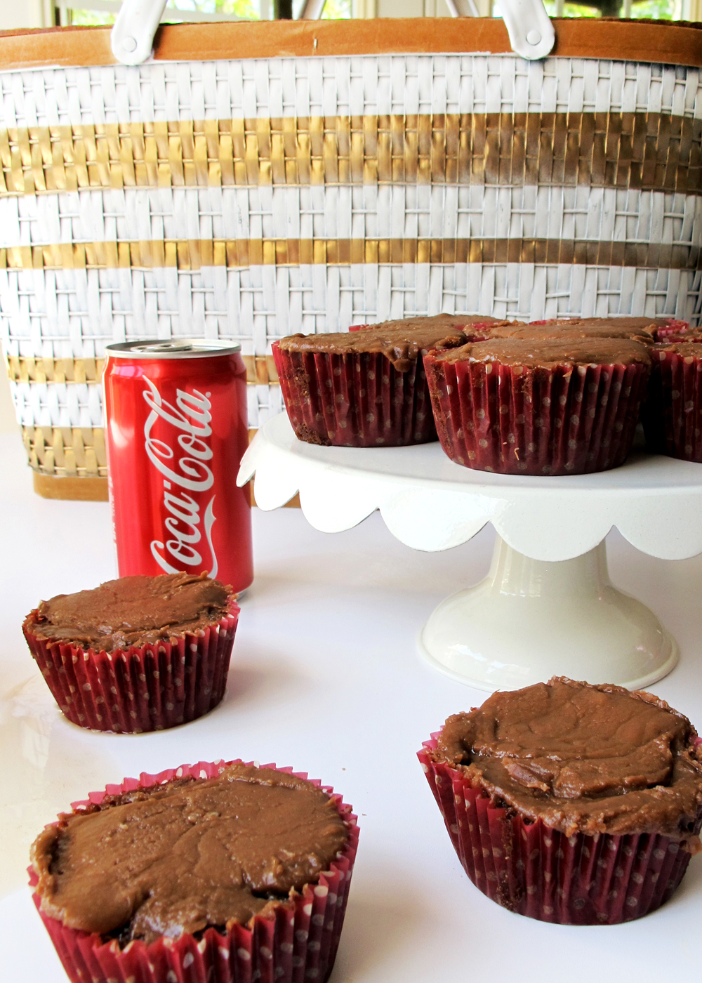 howtomakeCoca-Colacupcakesformat1500w | Tag and Tibby Recipe for coca cola cake cupcakes
