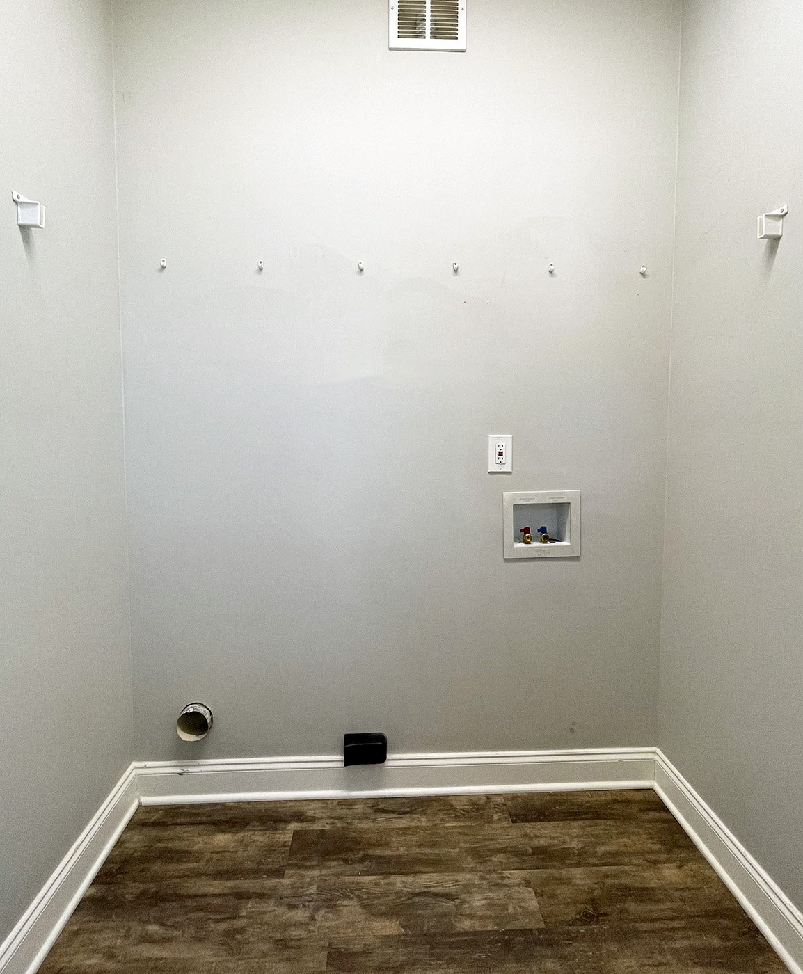 laundrycloset_before | Tag and Tibby