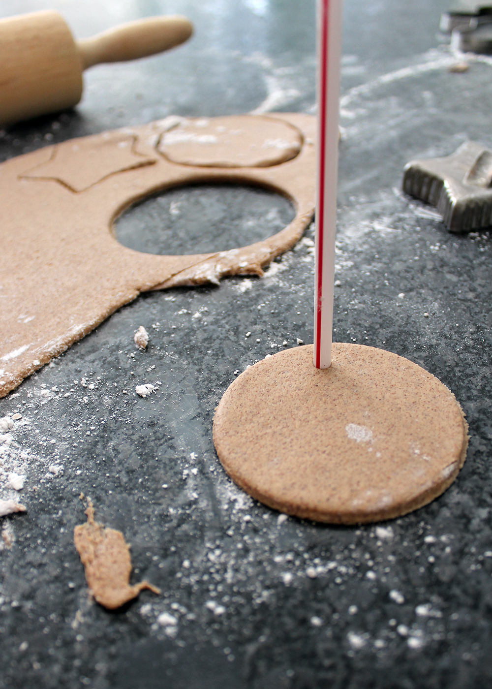 makehole | Tag and Tibby How to make salt dough ornaments with cinnamon and tea