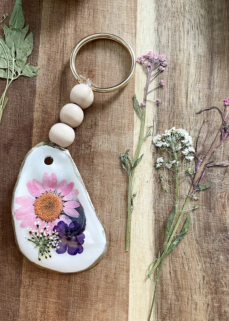 DIY Dried Flower Oyster Shell Craft